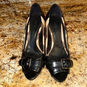Burberry classic plaid patent leather Heels